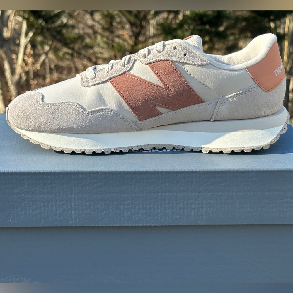 NEW New Balance Pink WS237 Lifestyle Running Casual Sneaker Size Womens 9.5 - Picture 2 of 9